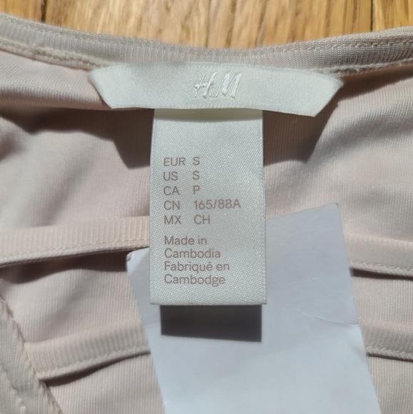 H&M Top - Picture 2 of 5